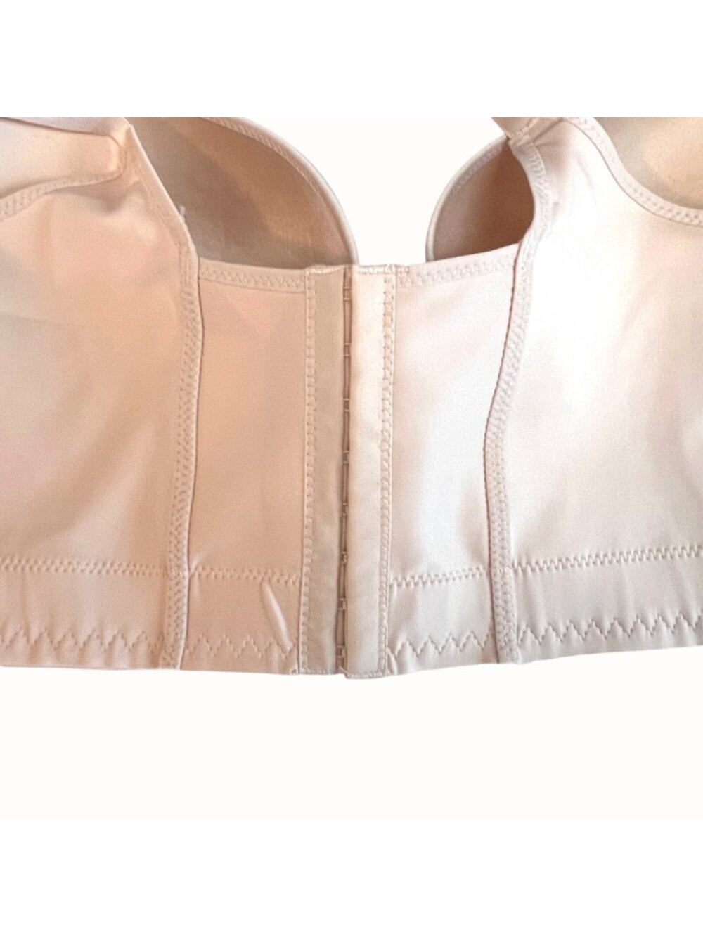 Back Smoothing Full Coverage Underwire Bra Beige Size 48-50E 8 Hook Closure New - Picture 9 of 9